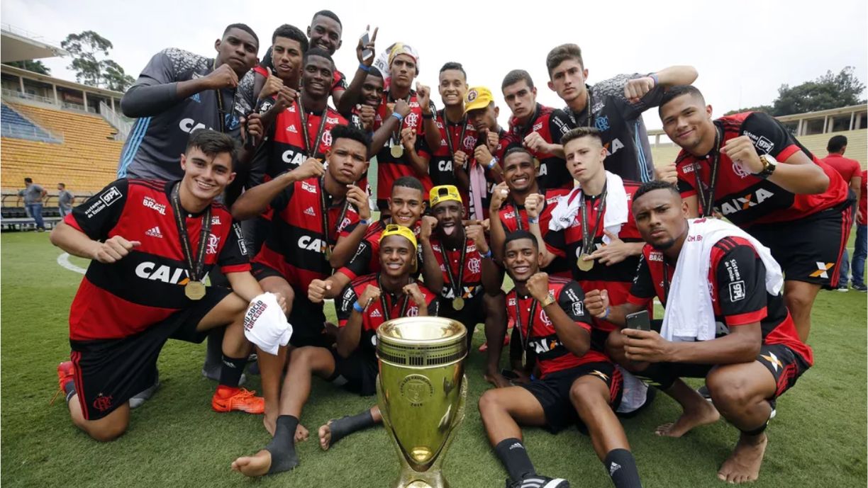 CRIAS DO FLAMENGO VÃO PARA A COPINHA TENTANDO QUEBRAR JEJUM DE CINCO ANOS